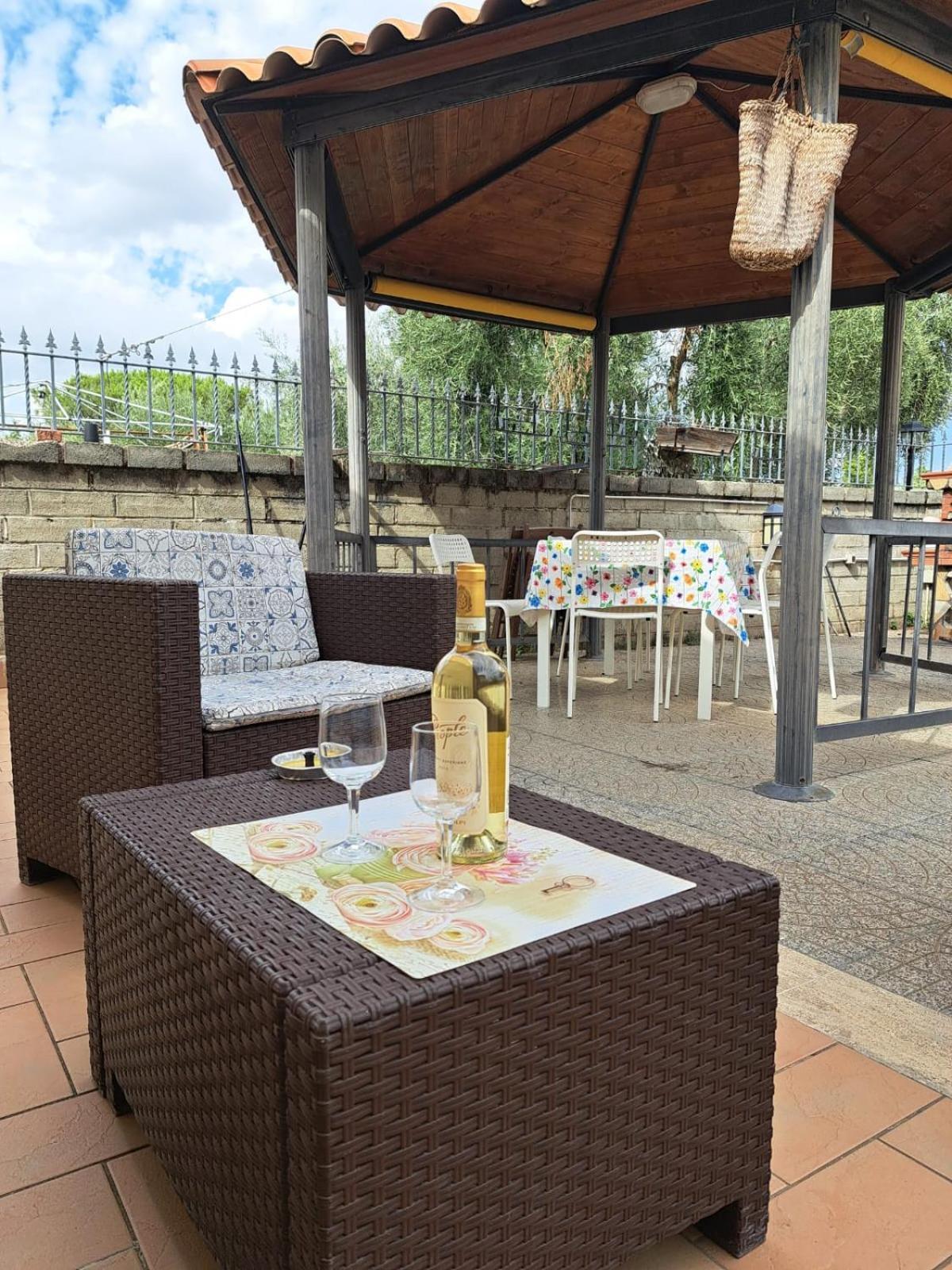 Apartment Roma Tor Vergata Con Giardino Екстер'єр фото